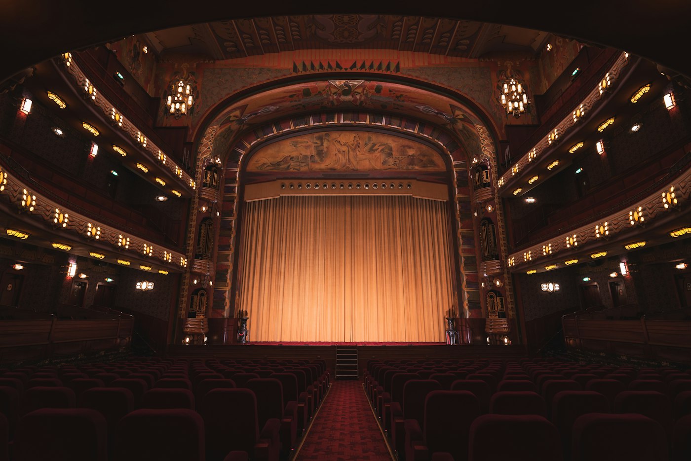 Theater & Bühnen